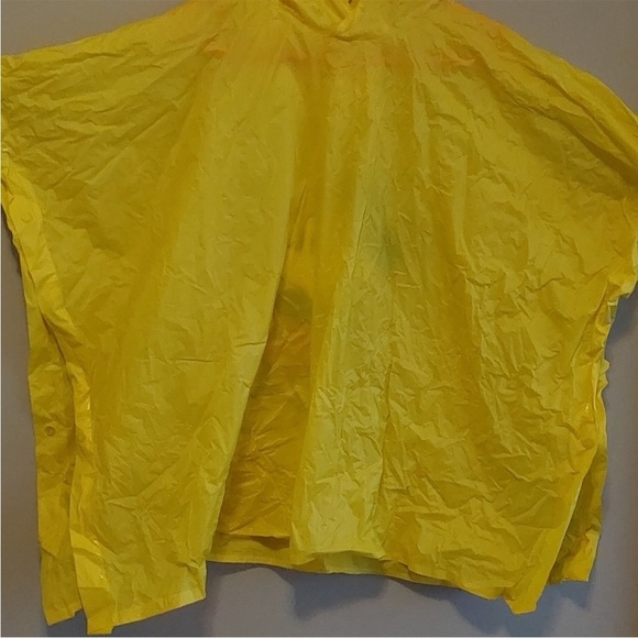 Mickey Mouse Rain Poncho ๐ - Picture 2 of 7